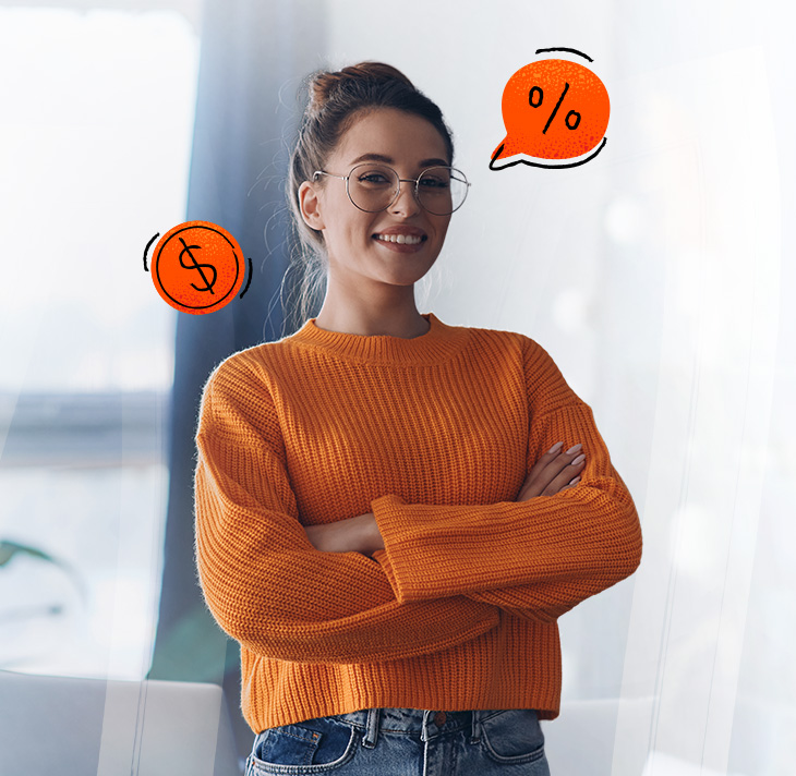 Mulher com blusa laranja